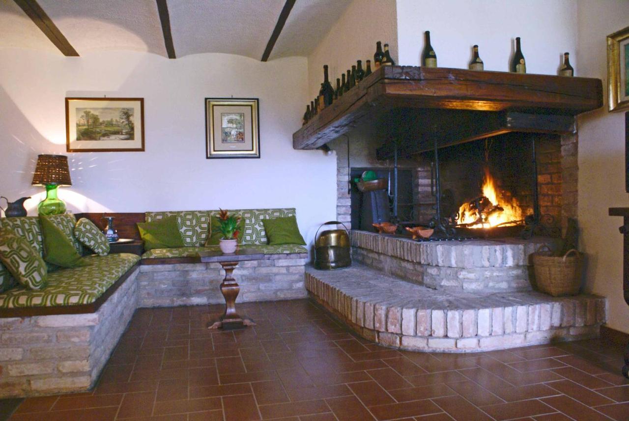 Gorgeous 2-Storey Villa With A Large Private Pool Todi Bagian luar foto