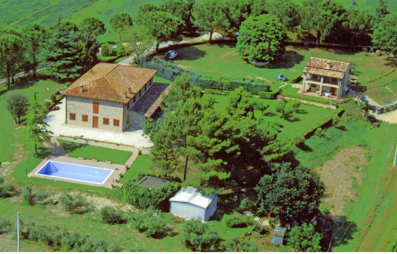 Gorgeous 2-Storey Villa With A Large Private Pool Todi Bagian luar foto