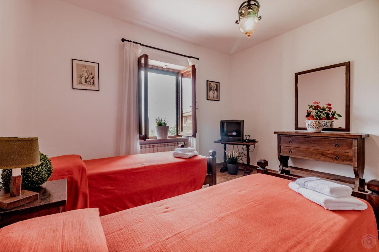 Gorgeous 2-Storey Villa With A Large Private Pool Todi Bagian luar foto